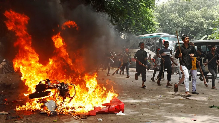bqprimehindi_2024-08_bfce8d0a-7f32-4a5f-b4f5-ca12ca2c9657_Bangladesh Violence (1)
