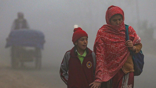 ri2u462c_delhi-fog_625x300_22_December_25