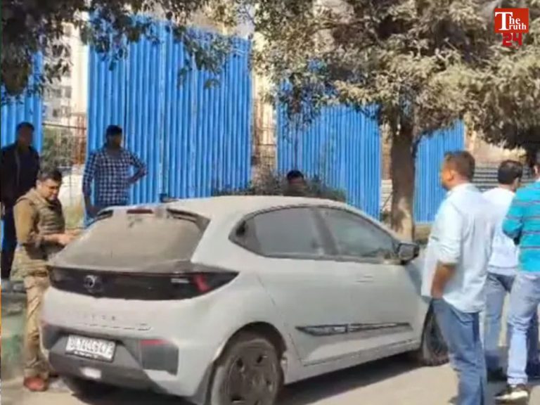 dead bodies found in car