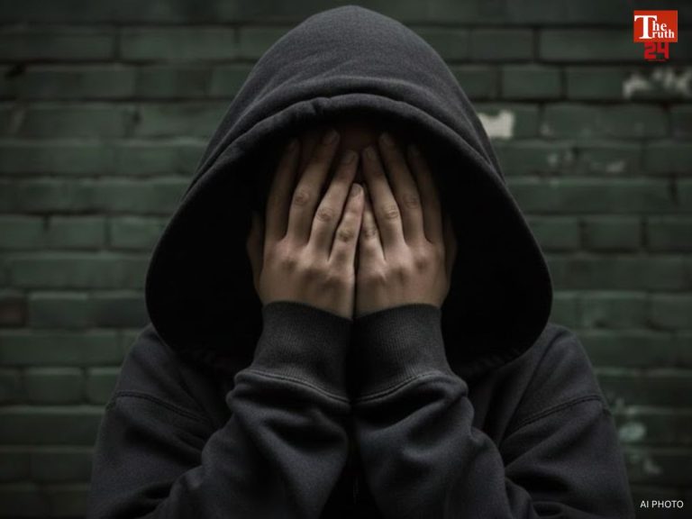 tte rape ncc cadet IN train