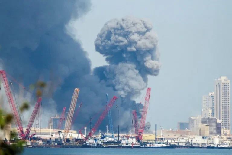 2026-02-28T100535Z_1207820246_RC2XUJA1XO4R_RTRMADP_3_IRAN-CRISIS-BAHRAIN-1772274772