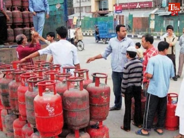 Noida LPG gas shortage
