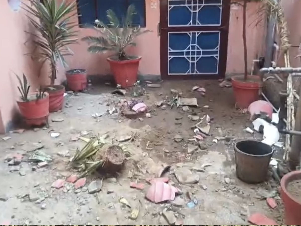 bijnor-dhampur-rss-leader-home-attack-vandalism-assault-and-loot-two-arrest