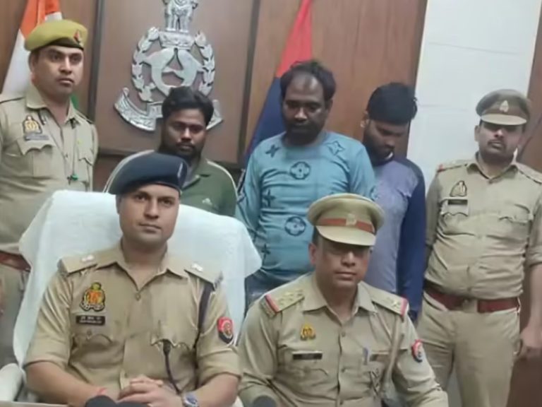 ghaziabad-loni-police-arrested-three-people-with-fake-currency