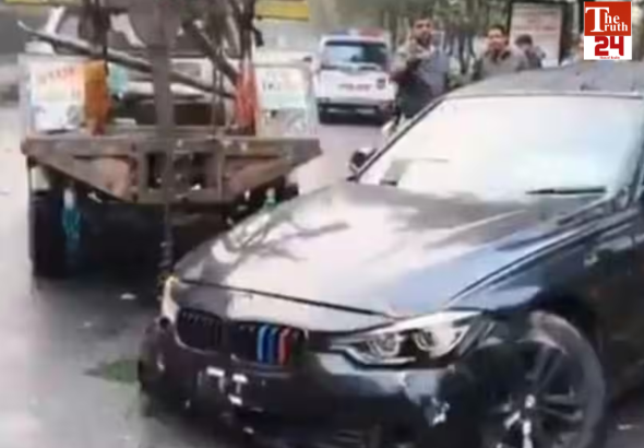 luxury car speeding accident hyderabad