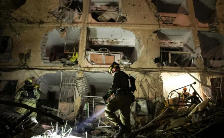 9qvp5si4_iran-israel-war-attack-_625x300_22_March_26