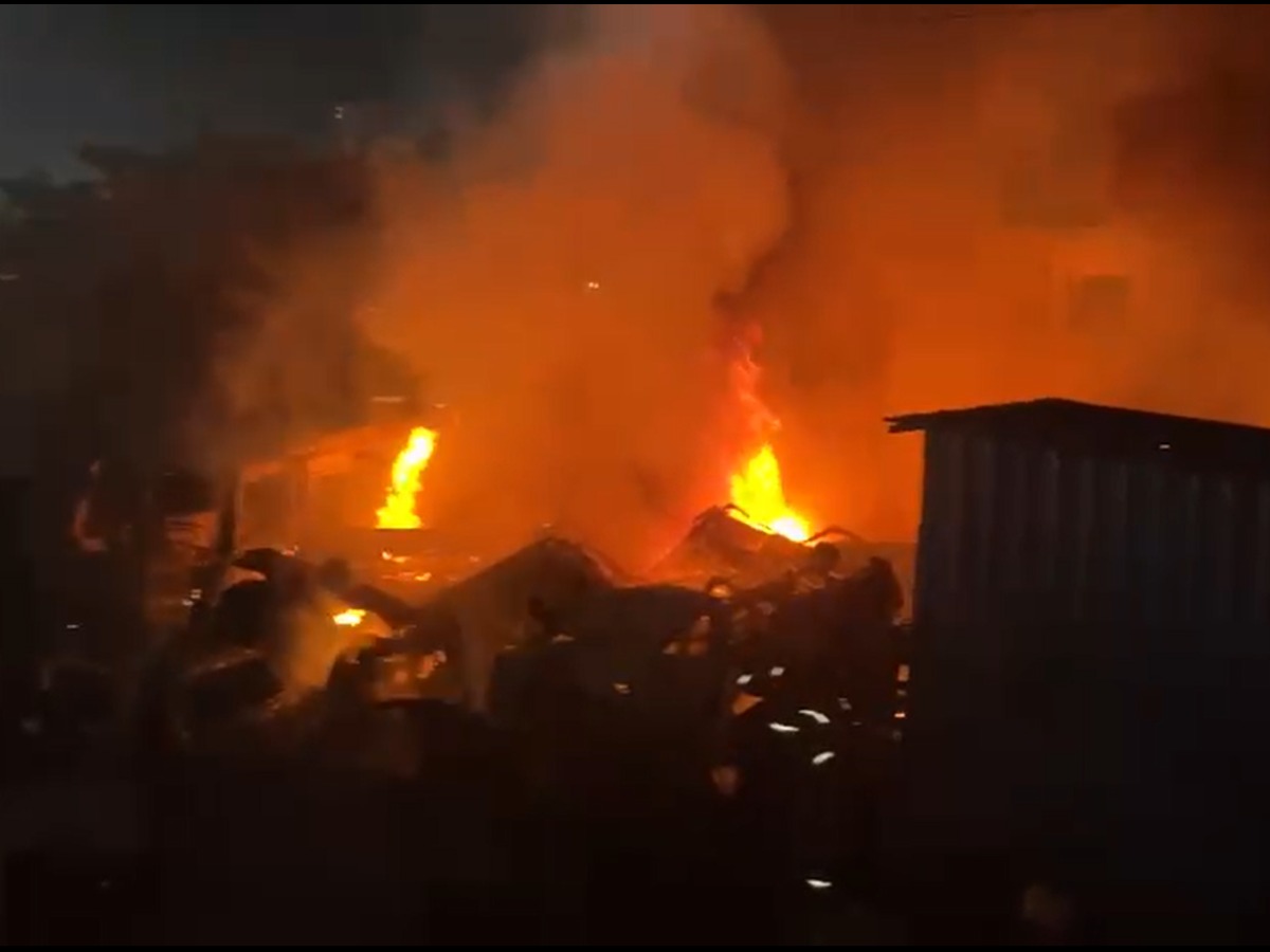 ghaziabad-loni-tronica-city-police-station-fire-seized-vehicles-burned