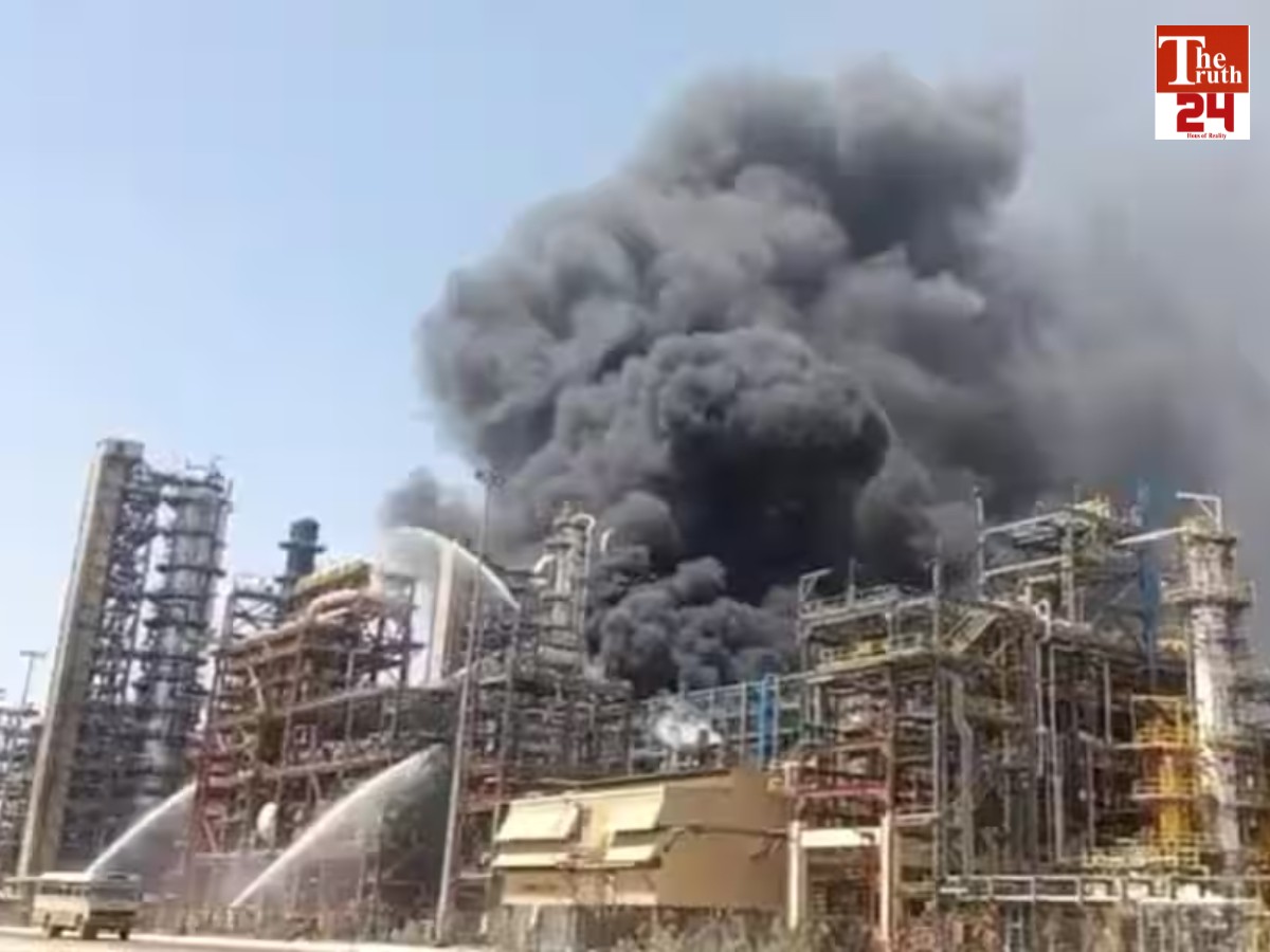 before-pm-modi-visit-massive-fire-broke-out-at-barmer-refinery-area-was-evacuated
