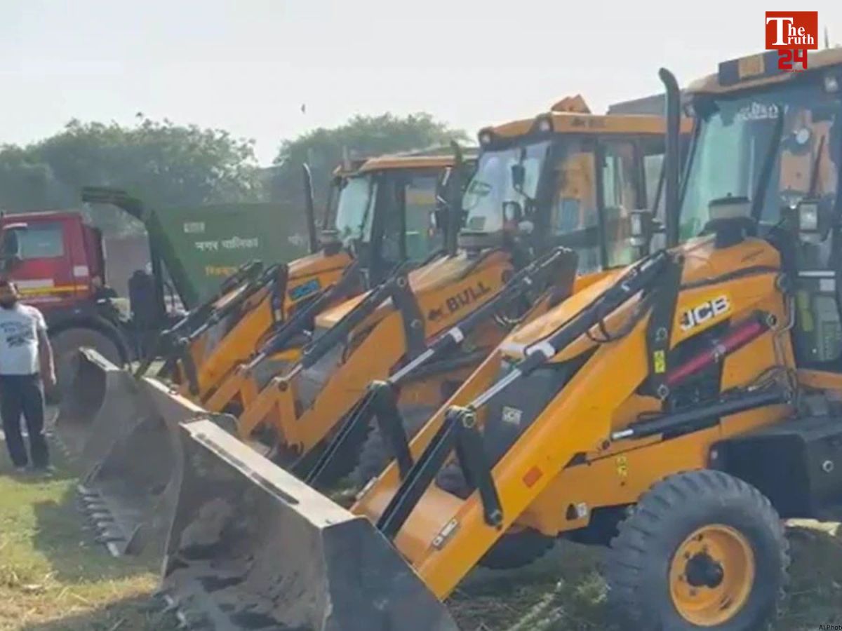 sambhal bulldozer action