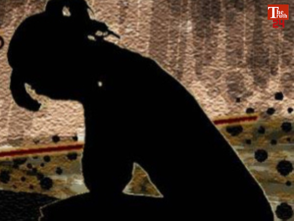 6 year girl raped for 1 year in school by peon mumbai Govandi