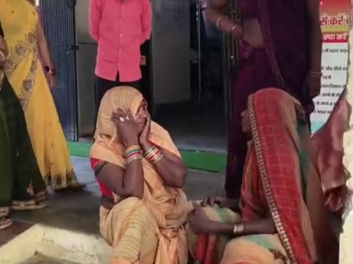 kaushambi incident Three Dead Including Mother and Daughter After Soil Collapses into Pond