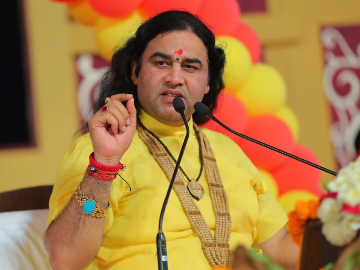 mathura devkinandan maharaj statement over love jihad social media modern Schools