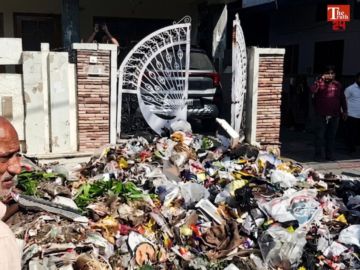 congress leader garbage controversy