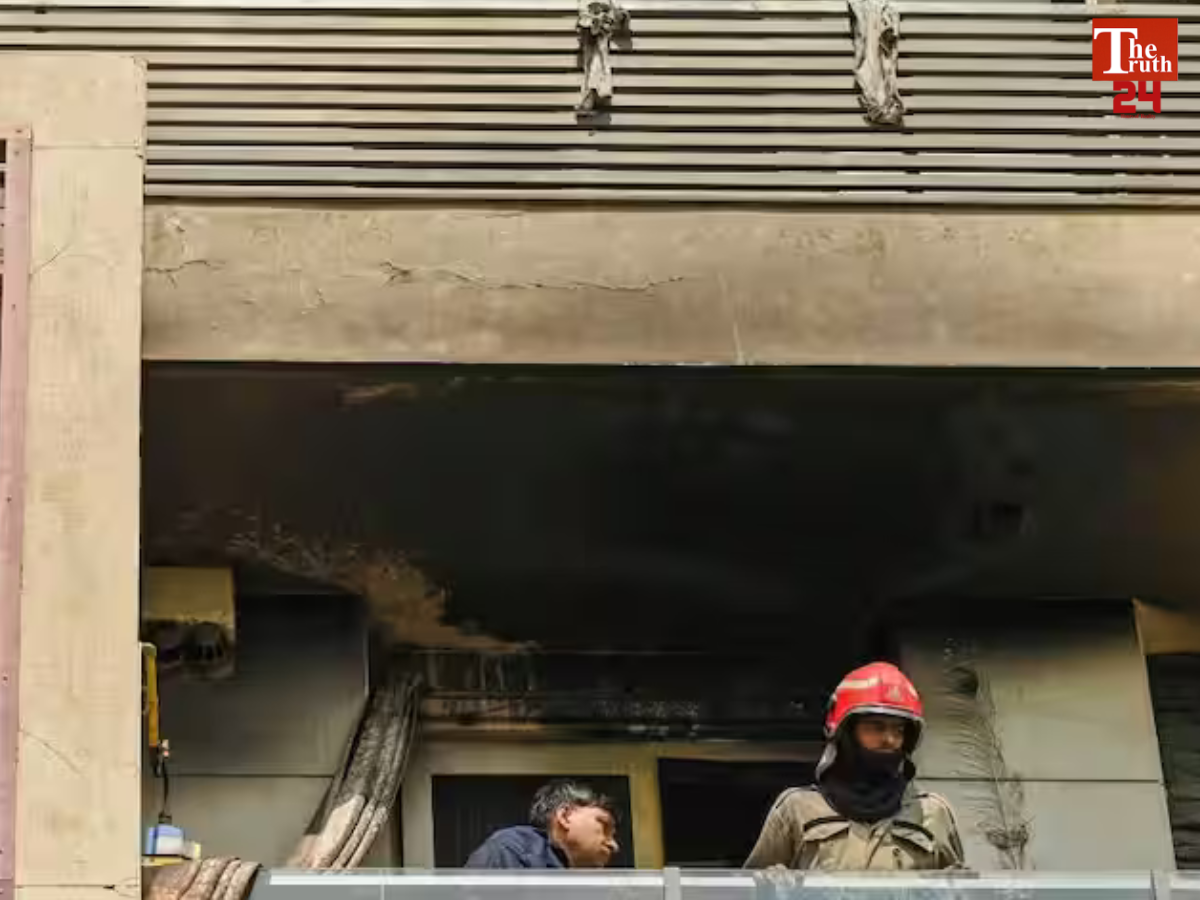 delhi fire incident 9 dead ac blast vivek vihar