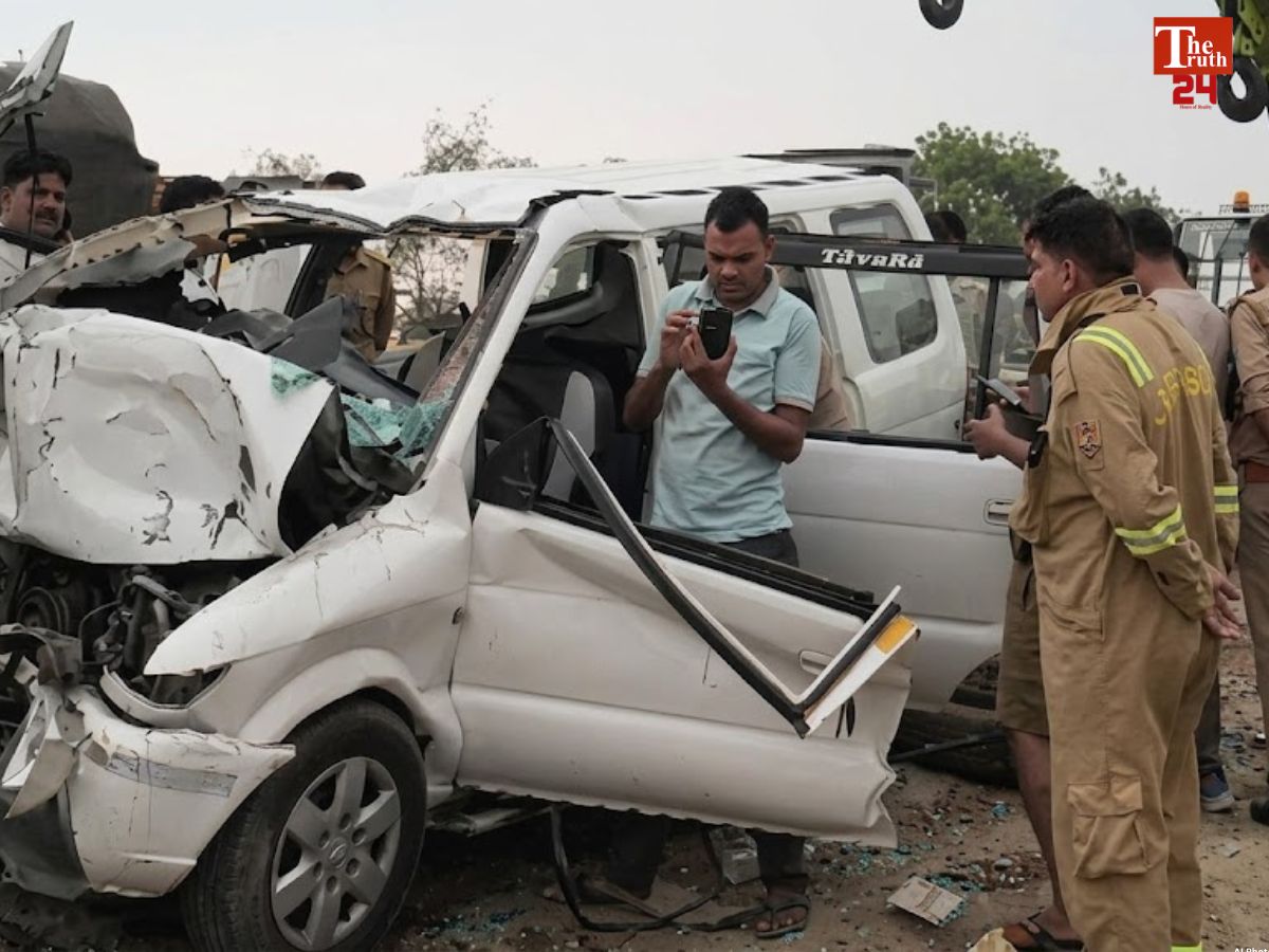 jalaun road accident
