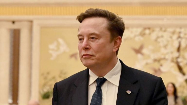 Cover Img - Harshita - Elon Musk Becomes Worlds First Trillionaire