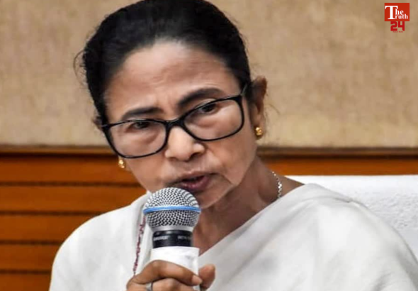 Major setback for Mamata Banerjee 20 leaders including Saayoni Ghosh part ways to party