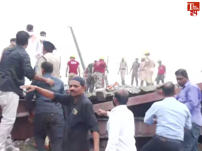 kolkata warehouse roof collapse workers trapped west bengal