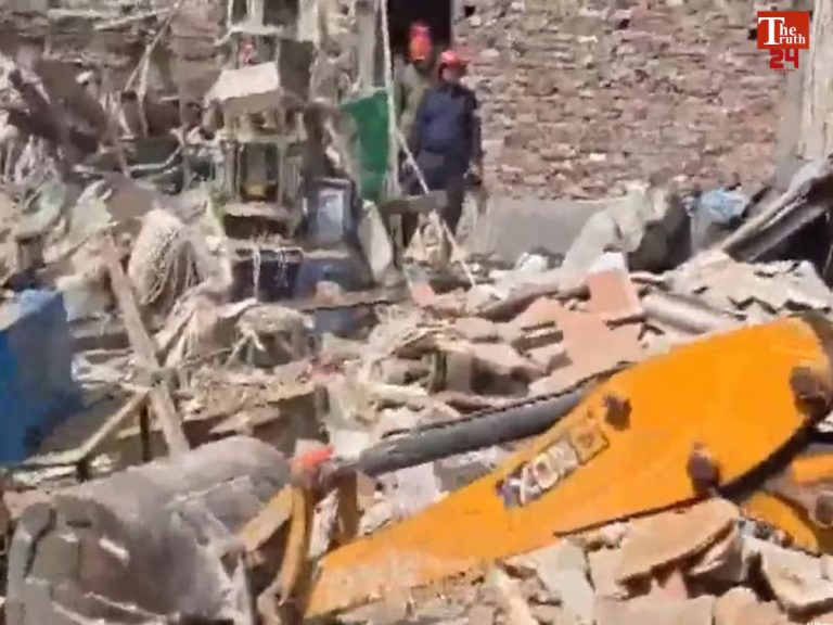 mukundpur building collapse