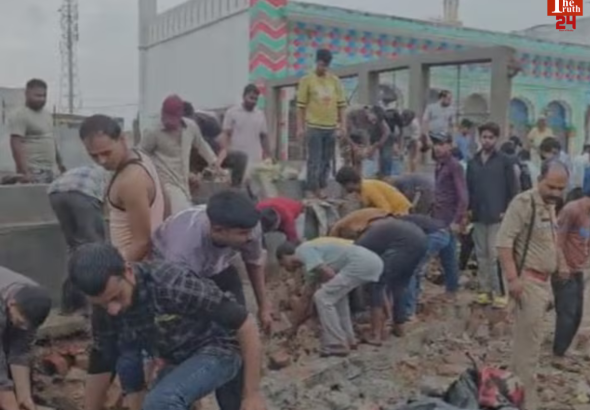 bulandshahr mosque wall collapse heavy rain two dead khurja