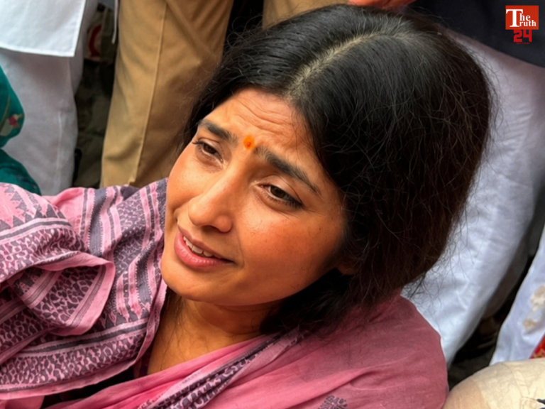 dimple yadav detained delhi parliament march sp protest lucknow