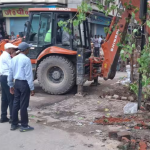 ghaziabad loni illegal dargah demolished bulldozer action uttarpradesh