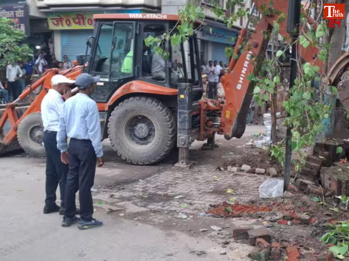 ghaziabad loni illegal dargah demolished bulldozer action uttarpradesh