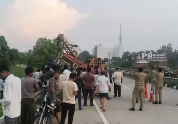 Horrific accident on Lucknow Sultanpur Highway