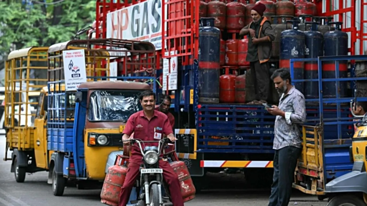 lpg commercial cylinder price Cut by rs 192 new rates effective from today 1st august