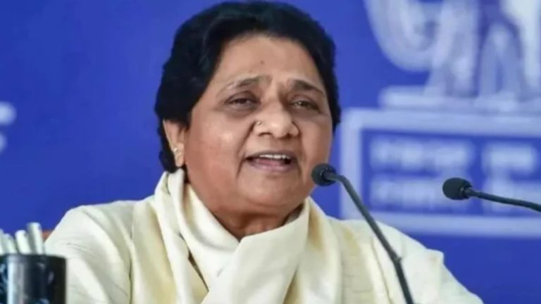 bsp chief Mayawati attacks Akhilesh yadav